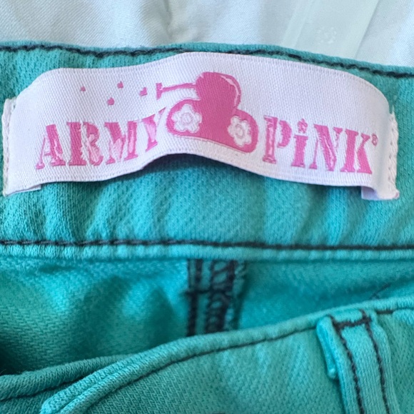 Chic Women's Green Skinny Jeans - Picture 4 of 5